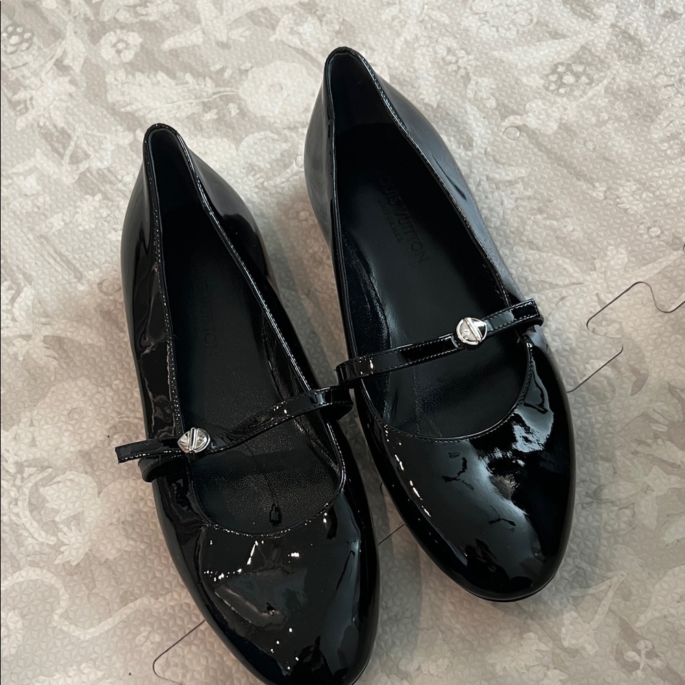 Louis Vuitton Black Patent Leather flats